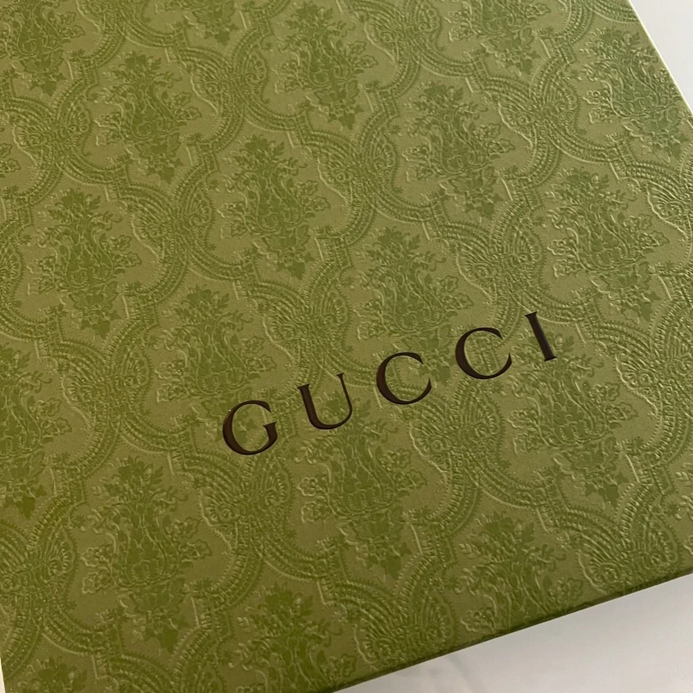 NWT Authentic Gucci Pet/Dog Sweater with Interlocking G - BRAND NEW IN GUCCI BOX - Picture 8 of 9